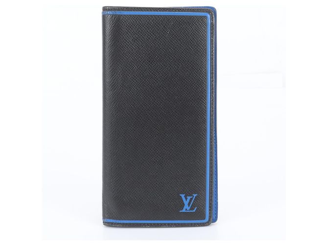 Louis Vuitton Taiga Portefeuille Brazza Long Wallet