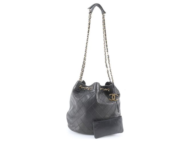 Bolsa de Ombro Chanel em Couro Matelassé
