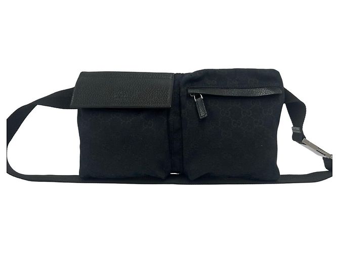 Bolsa de Ombro Gucci em Lona e Couro