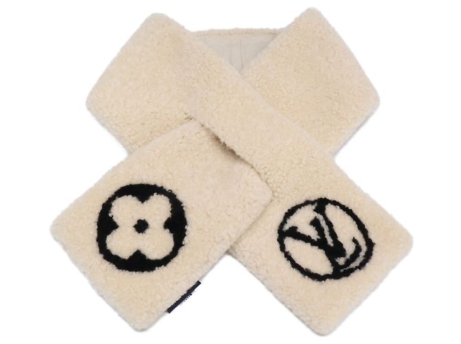 Louis Vuitton Echarpe Shirring Lamb Tippet Stole Scarf