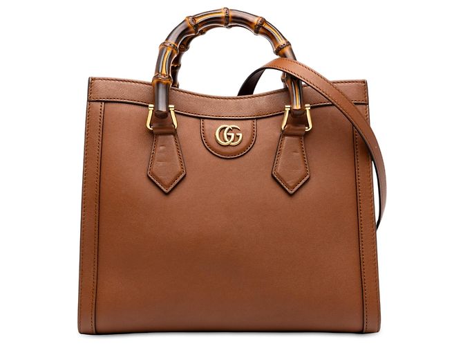 Bolsa Gucci Diana Medium em couro de bezerro marrom com alça de bambu