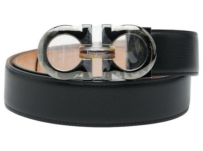 Cinto Salvatore Ferragamo Gancini em couro de bezerro