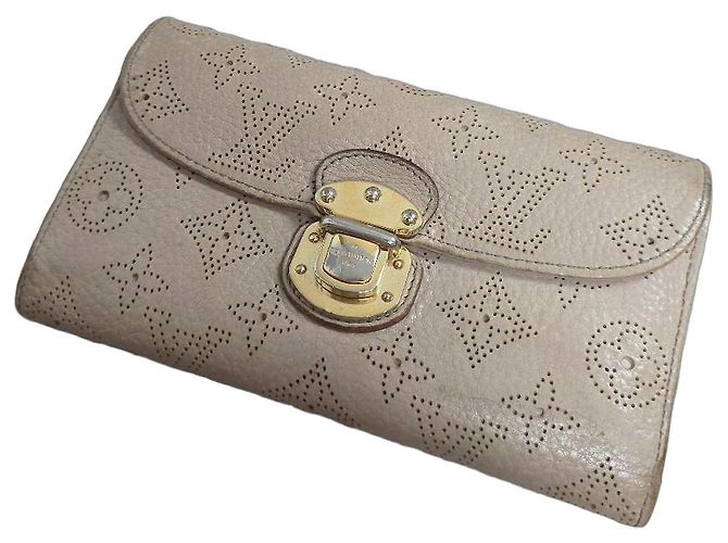 Cartera Louis Vuitton Mahina de cuero perforado