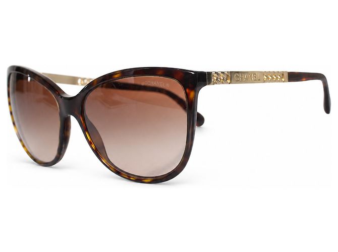 Chanel, gafas de sol cat eye con estampado de carey