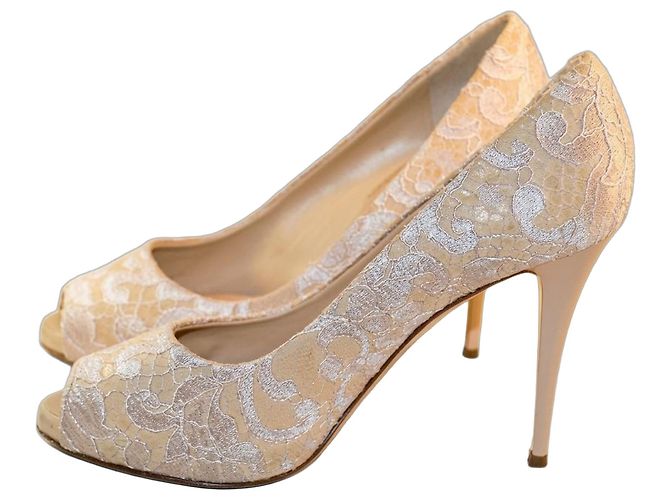 Giuseppe Zanotti Pumps em Renda Bege