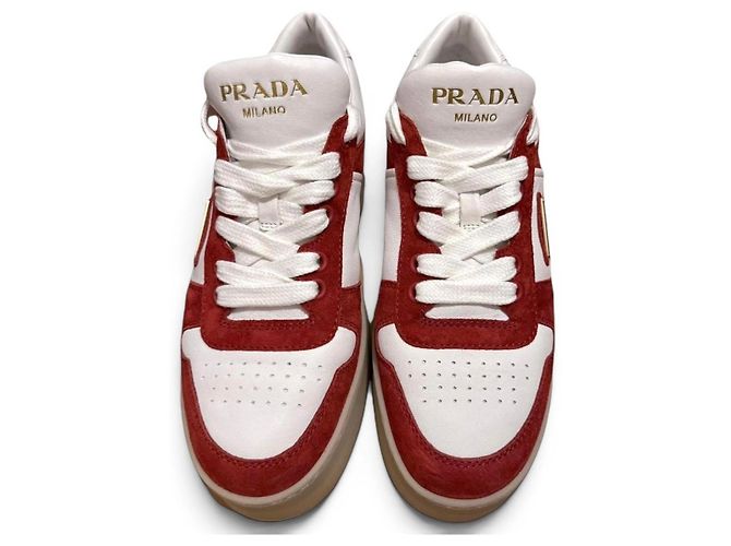 Sneaker Prada bianche e rosse in pelle e camoscio