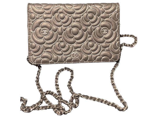 Chanel Wallet On Chain Camélia Metallic-Leder Tasche Grau