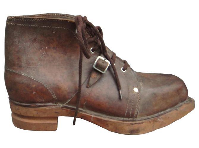 Autre Marque Handcrafted Leather Wooden Sole Clogs