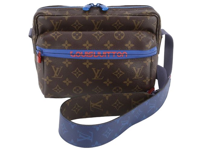 Louis Vuitton Monogram Messenger Bag PM M43843