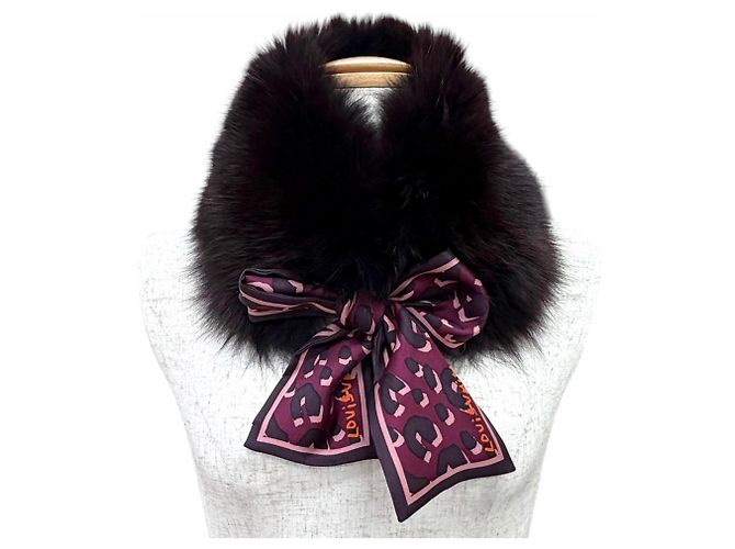 Xale de seda e pele de raposa Bordeaux Louis Vuitton