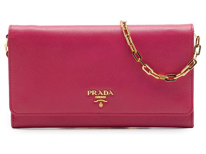 Carteira com corrente Prada em couro Saffiano rosa