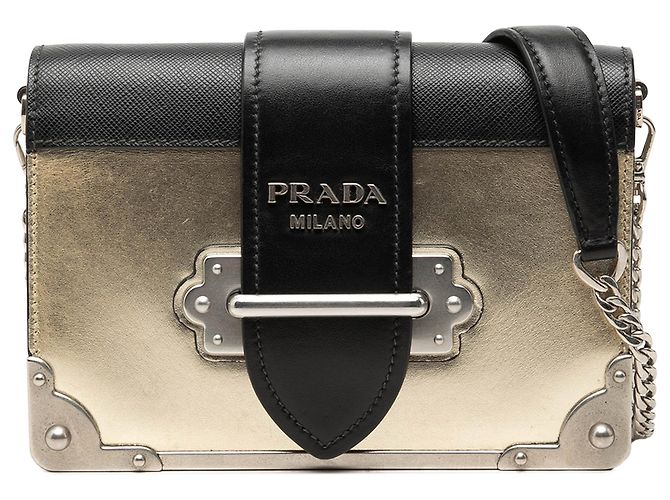 Bolsa Prada Cahier em Vitello metálico com acabamentos em Saffiano dourado