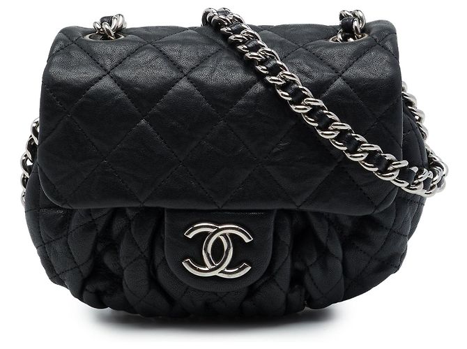 Chanel Mini Quilted Lambskin Chain Around Flap Noir