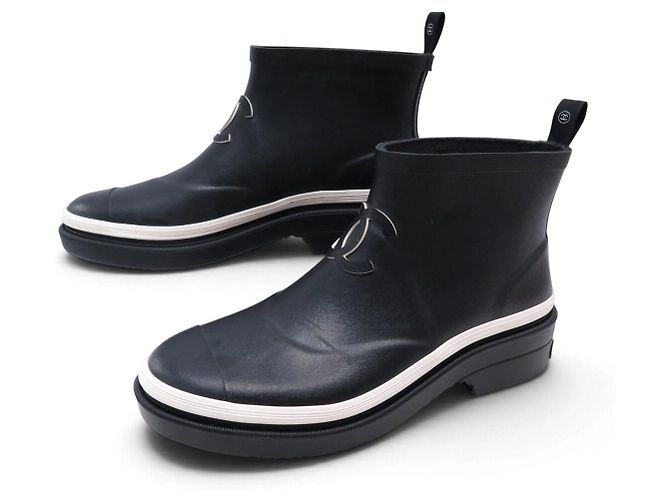NEW CHANEL SHORT RAIN BOOTS G45076 CC LOGO 38 BOX