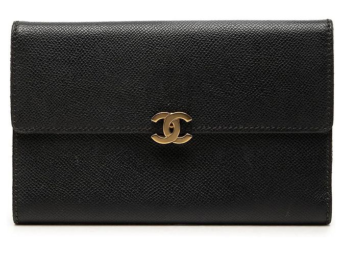 Carteira longa com aba Chanel CC em couro de bezerro preto