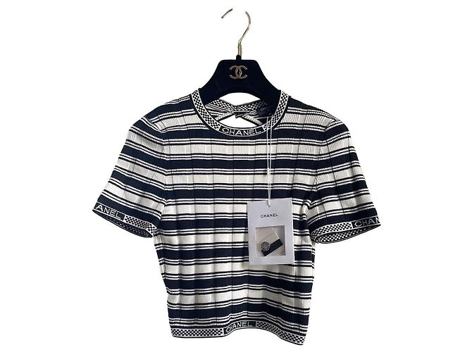 Top Chanel 23C in seta a righe bianche e nere