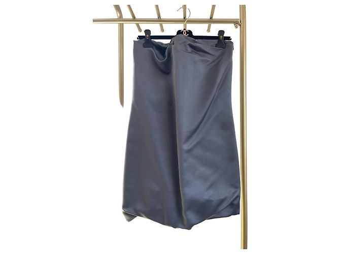 Vestido Prada de seda gris palabra de honor satinado