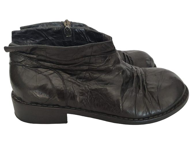 Stivaletti in pelle nera da donna Rundholz