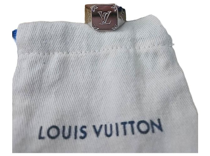 Louis Vuitton LV Initials Signet Ring in Silver