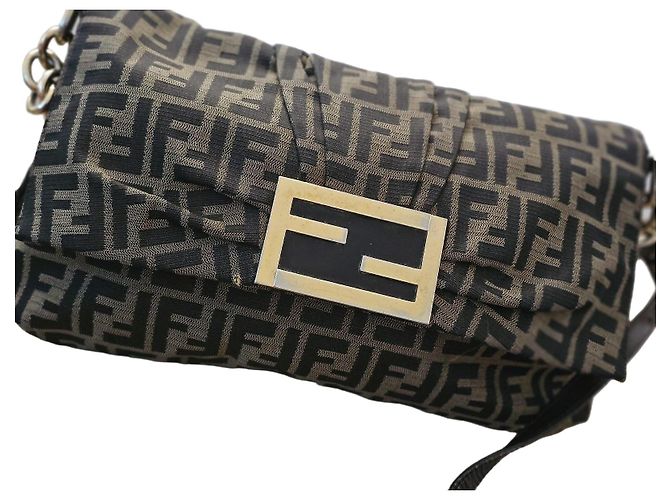 Fendi Bolsa Baguette Zucca Canvas