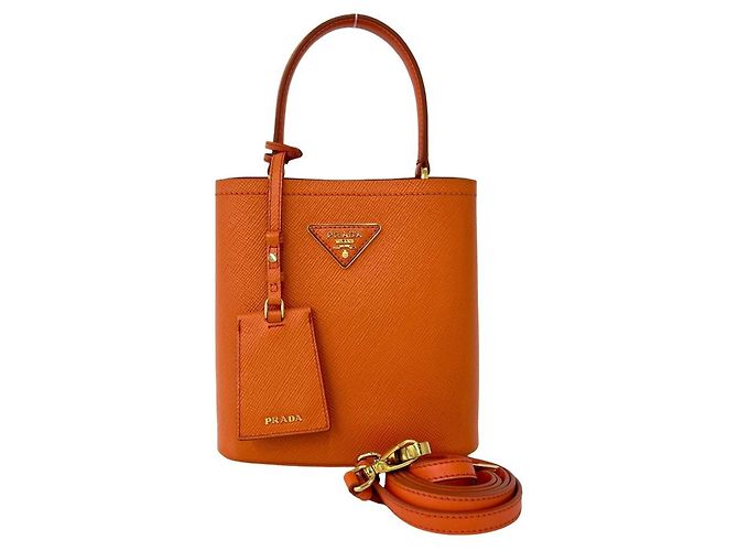 Saffiano Sac à épaule Prada Panier avec plaque logo Triangle