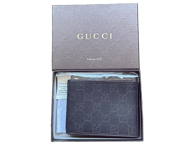 Gucci GG Supreme Canvas Bi-fold Wallet Brown