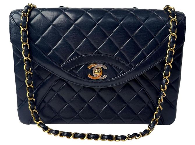 Borsa a tracolla Chanel Matelassé Paris Limited Edition Coco Mark Chain
