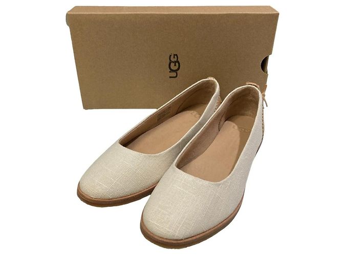 UGG W MESA Flat Shoes
