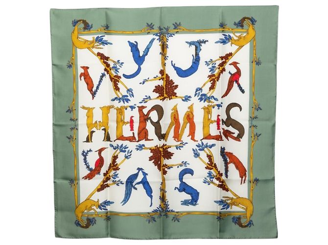 Hermès Pañuelo Hermes Carre 90 Animal Alphabet