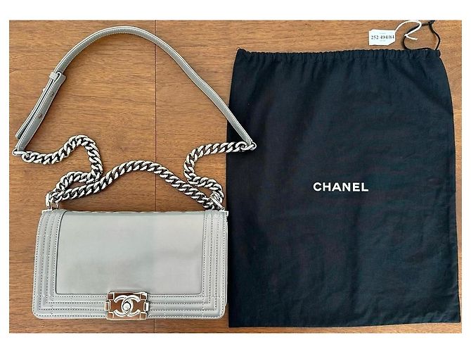 Le Boy Chanel Boy Medium 25 cm - Couro cinza pérola iridescente