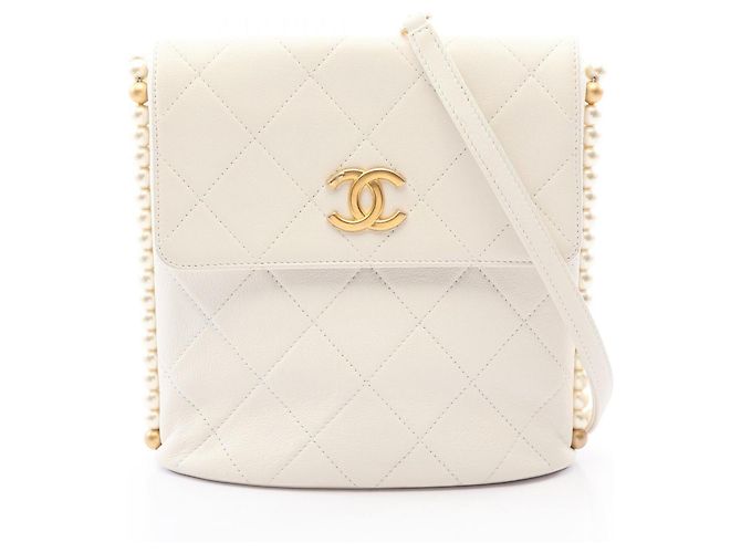 Chanel Matelassé Schultertasche mit Kunstperlen