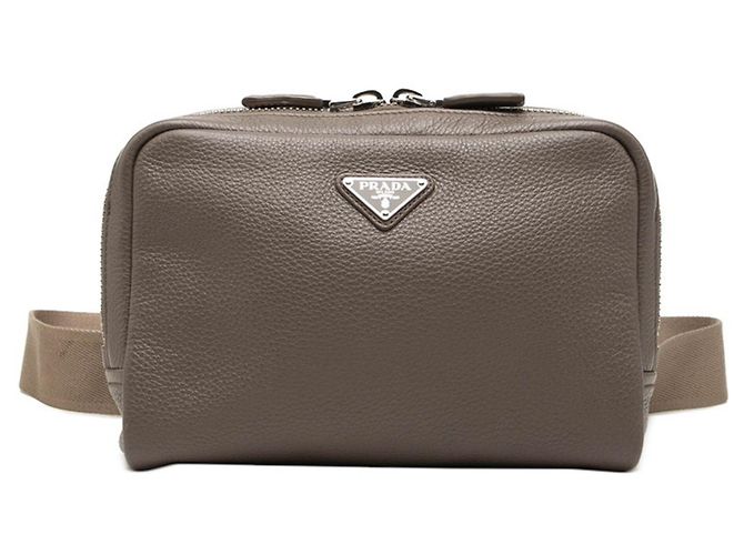 Bolso de hombro Prada de piel beige