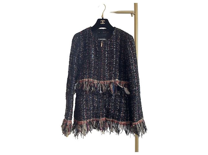 Chanel 17A Tweed Jacke Beige