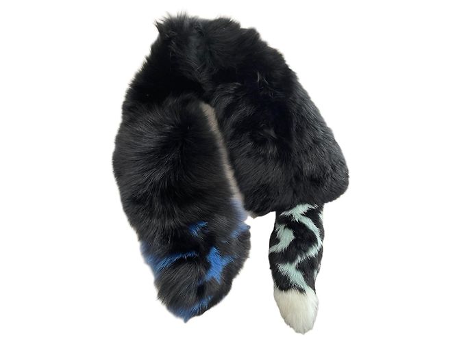Sciarpa Fendi in pelliccia di volpe nera