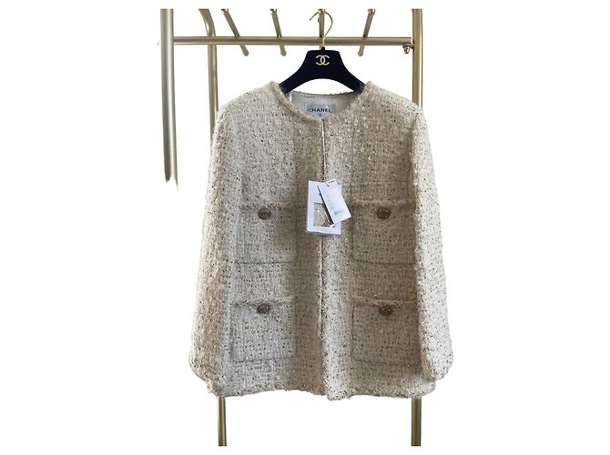 Chanel Egypt Kollektion Tweed Boxy Jacke Weiß und Gold