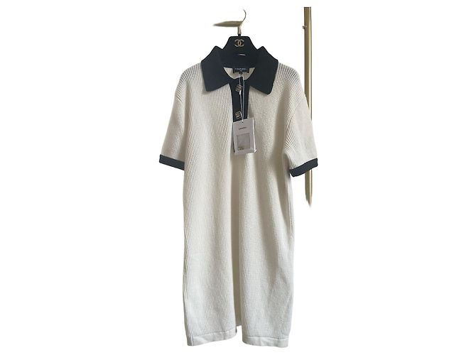 Chanel 23A Kleid aus Tweed Schwarz