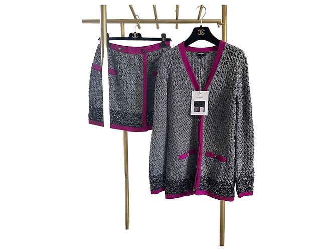 Chanel 21K Strickjacke aus Wolle Grau Violett