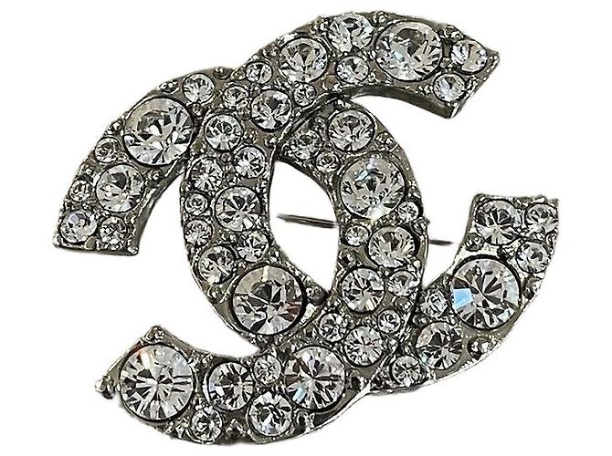 CHANEL Pines y Broches