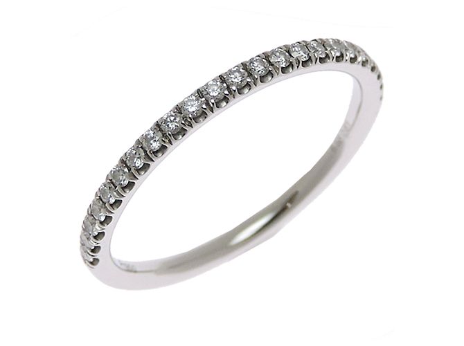 Anel Meia Eternidade Harry Winston em Platina 950 e Diamantes
