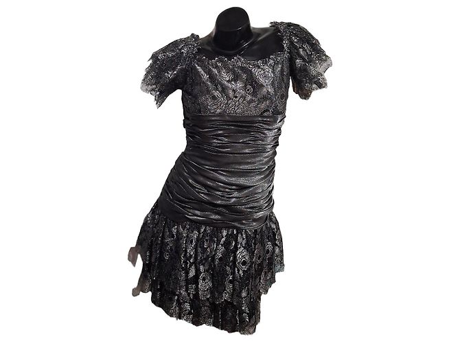 Jean Louis Scherrer Vestido de noite em renda prateada e cetim