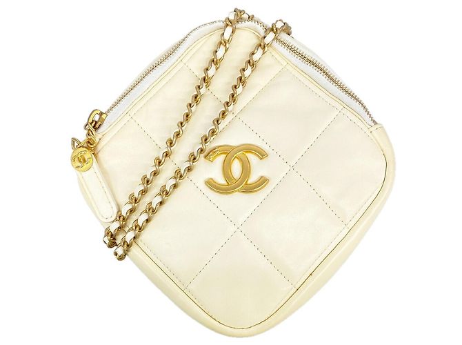 Bolsa de Ombro com Corrente Chanel Matelassé