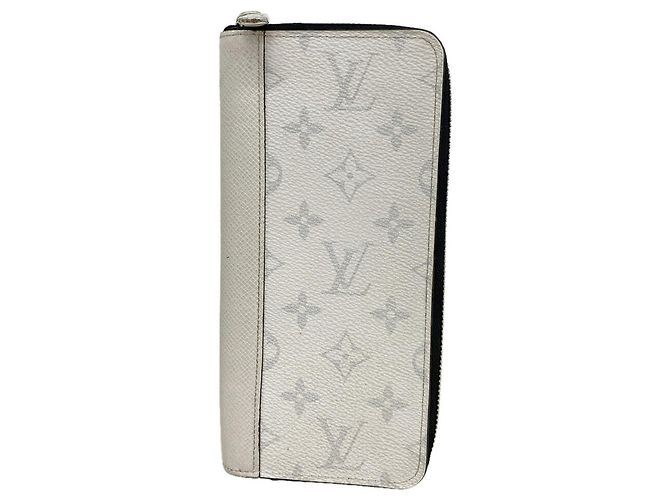 Louis Vuitton Taiga Zippy Wallet Vertical M30446