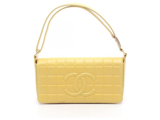 Borsa a tracolla Chanel Coco Mark Chocolate Bar in pelle d'agnello gialla