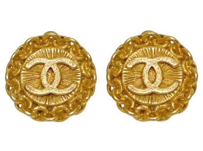 Chanel Gold Clip-Ohrringe