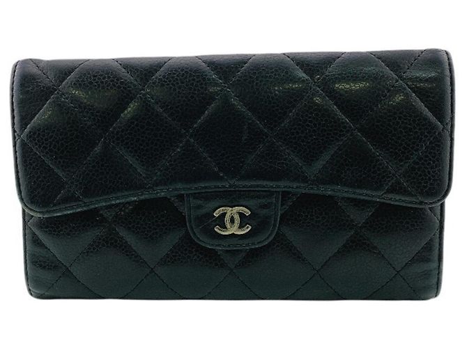 Carteira Longa Tri-fold em Couro Matelassé Chanel