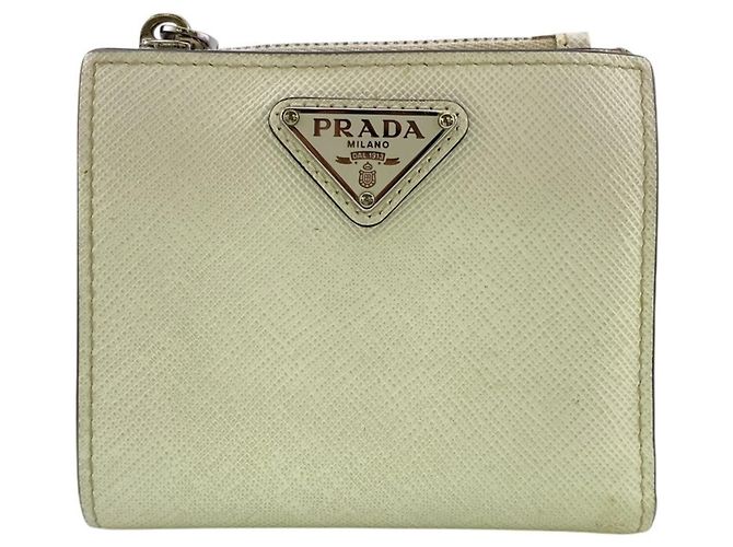 Prada 2ML049 Bi-fold Geldbörse aus Leder mit Triangle-Plakette