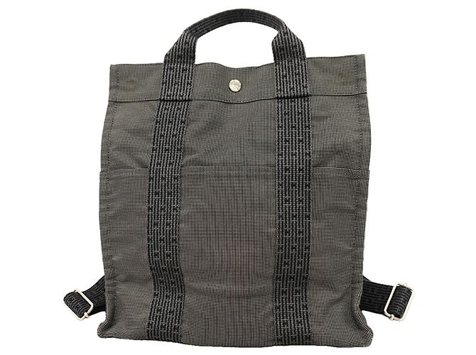 Hermès Mochila de nylon cinza para mulher Hermes