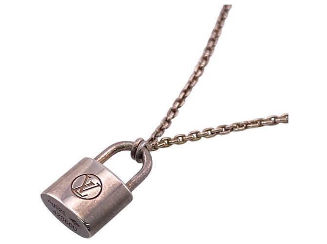 Colar com pingente Louis Vuitton Silver Lockit Learn