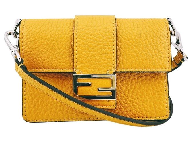 Borsa a spalla Fendi Micro Flat Baguette