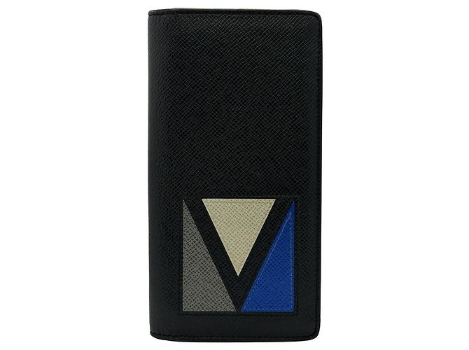 Louis Vuitton Portefeuille Brazza Taiga Long Wallet